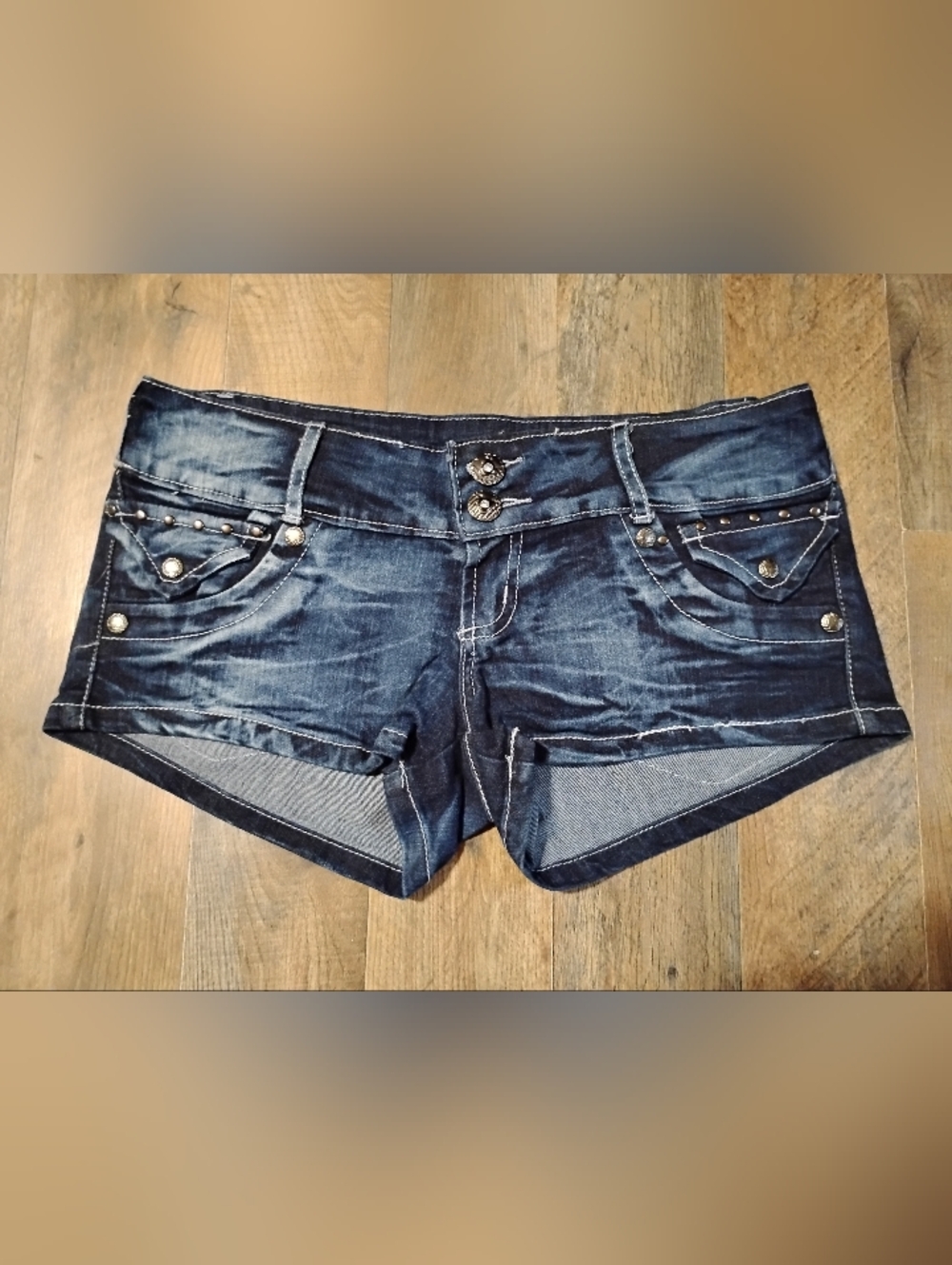 Only You Dark Wash Denim Low-Rise Shorts Women's Size: 9/10